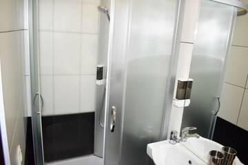Фото номера Двухместный номер Гостиница АРТ-Отель г. Череповец 3