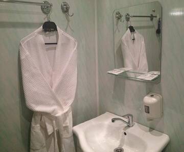Фото номера Двухместный номер с 1 кроватью Гостиница Grad Hotel г. Череповец 4